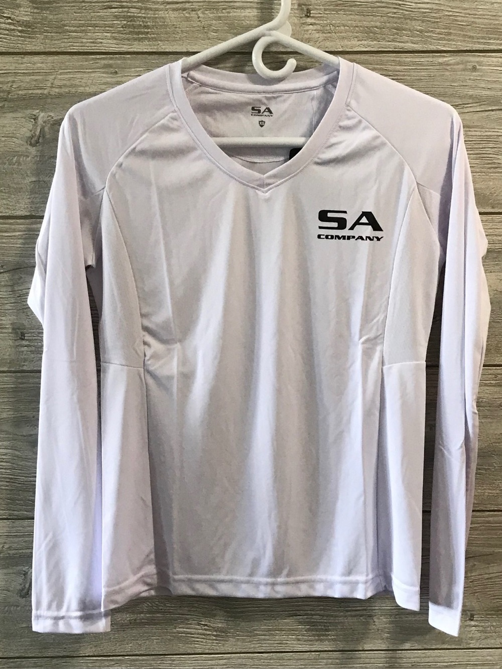 BNWT Women's SA Company Long Sleeve V-Neck Performance Tee - White